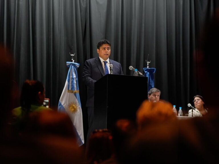 0438978f7609be449d4328048fa36127_XL