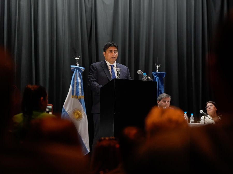 0438978f7609be449d4328048fa36127_XL