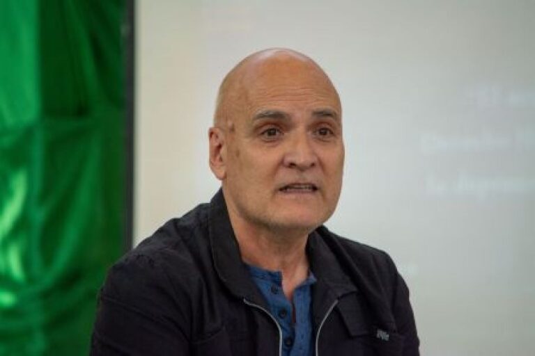 5f8f4ad83bb988ebe3214564e76bfa03_XL