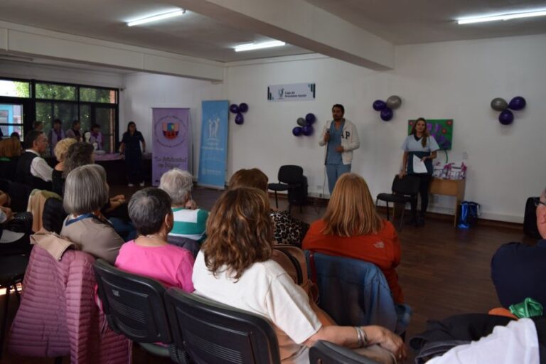 fade5125796af26357530a01eb798e38_XL