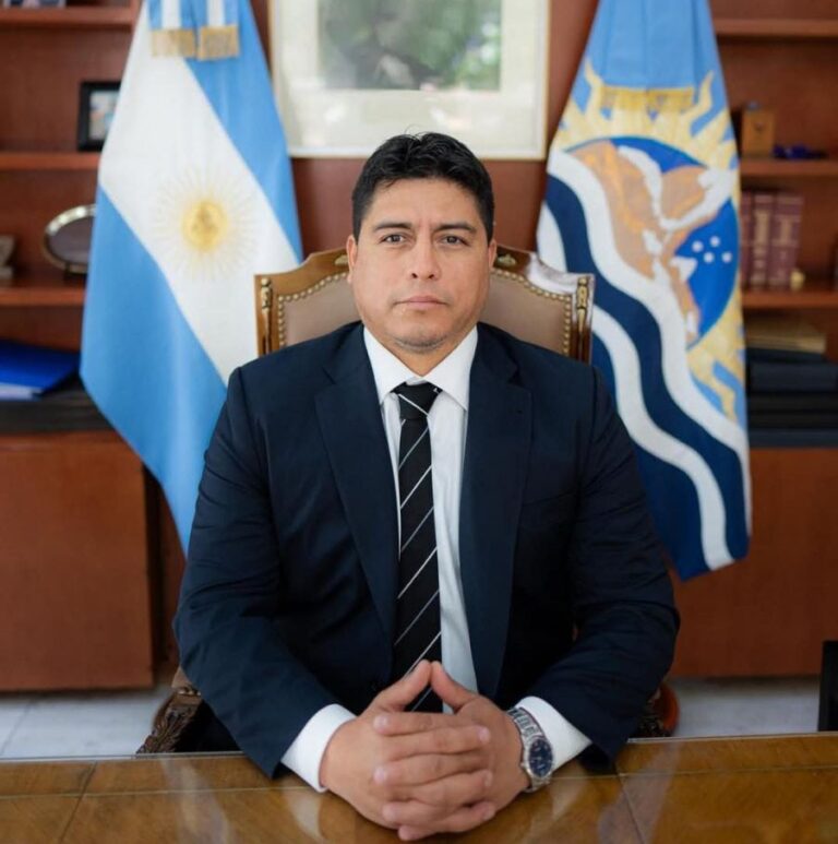 38f3ec1f42ca6734c6b8042d46986f73_XL