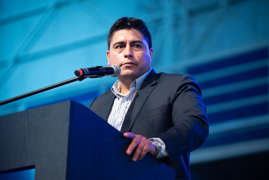 a876eea664db212bb597f4e3f23dcbf2_XL