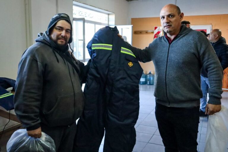 cd28bba337734aecbbf6104ca48fc65a_XL