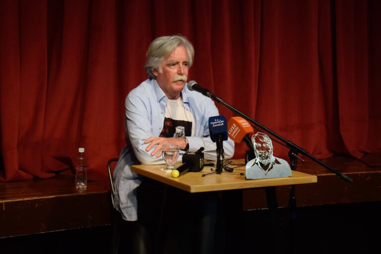 cf4f3952-e31f-46b0-8023-572486de9036