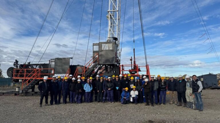 d8eaa696281a74fe3f97603b31ff6592_XL