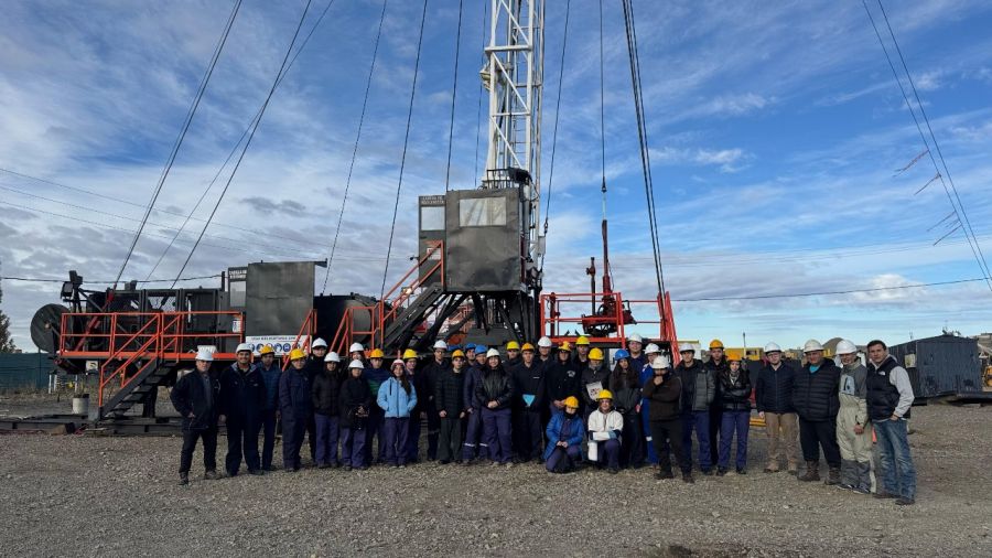 d8eaa696281a74fe3f97603b31ff6592_XL