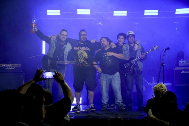 c1bdf27a3ee31655a0bd2c06e00f4b4e_XL