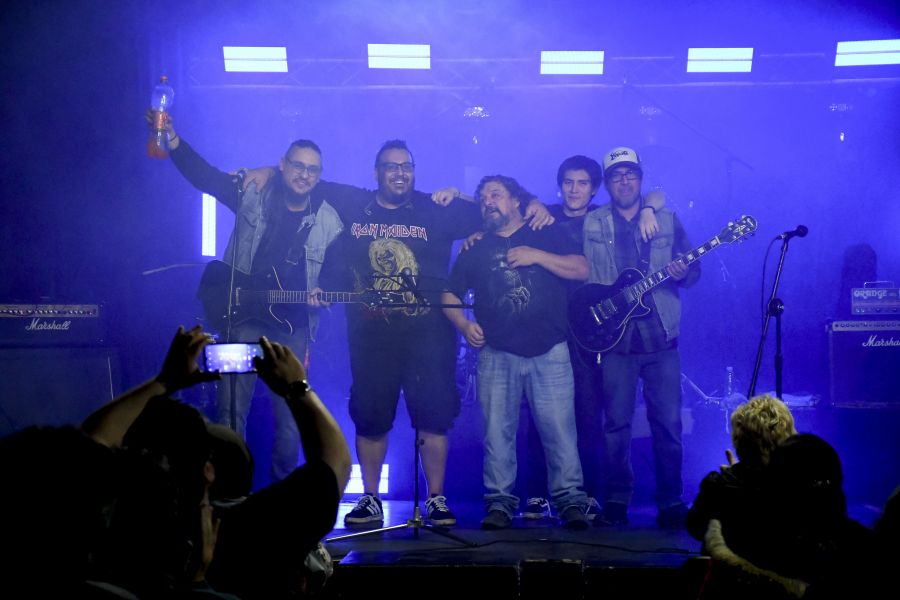 c1bdf27a3ee31655a0bd2c06e00f4b4e_XL