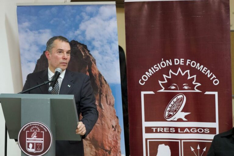 1b55d1fb678ddb46ffc512e32187f83f_XL