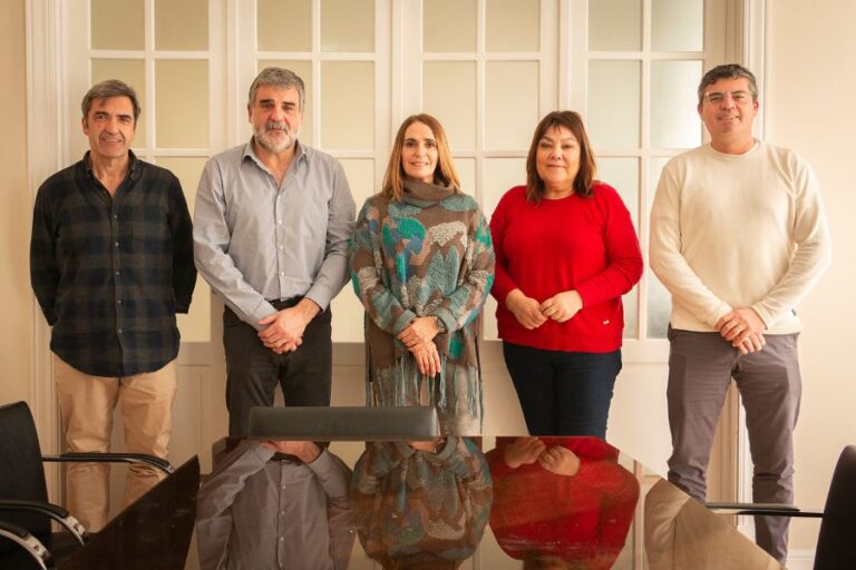 3406a9c956fa2f9c26d34ad0f610b54d_XL