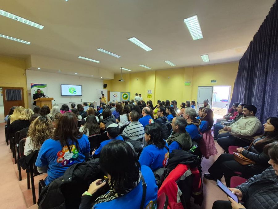 7fbda677d2eca469ada6d41a37753cb2_XL