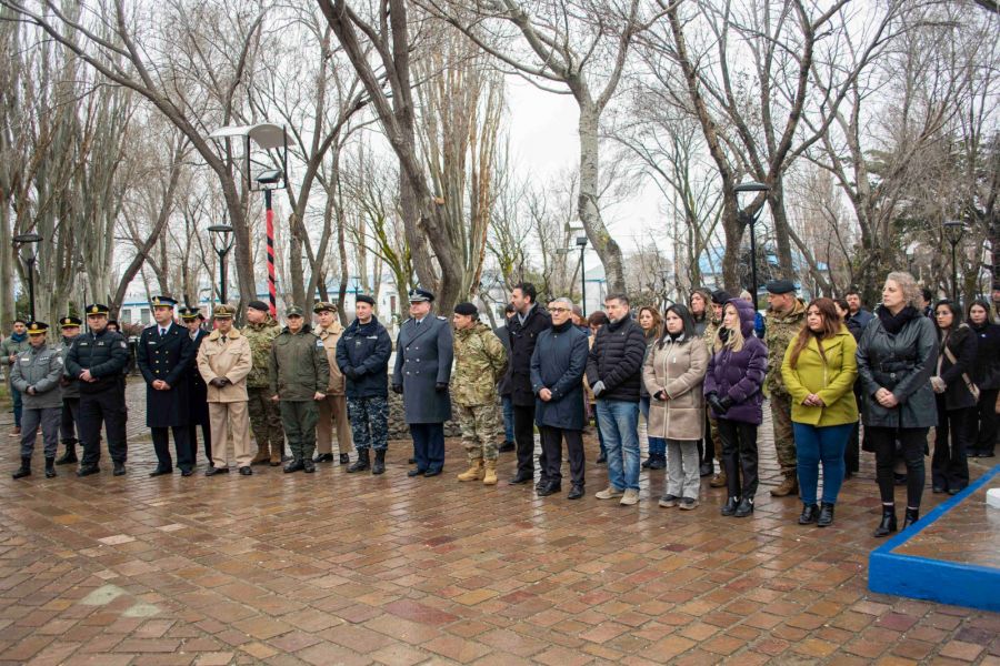 bf96b54833e424eb411fec52fb841102_XL