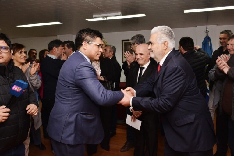 253b90eac090e2078bd9d1bdca826e09_XL