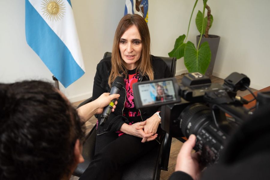 2d2a30ae23bb838ecdfa8a6097a33372_XL