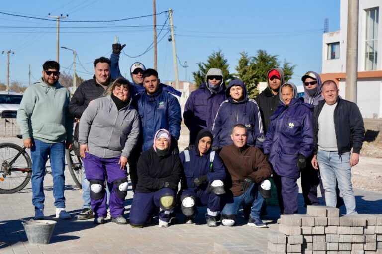 3b616bb58139b2e964445c8d6645ea7a_XL