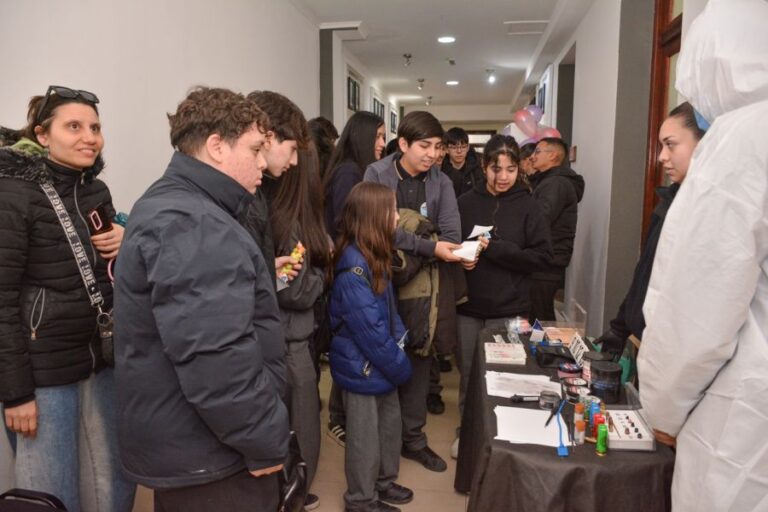 4a0b7da15763a2426bb642c037586bae_XL