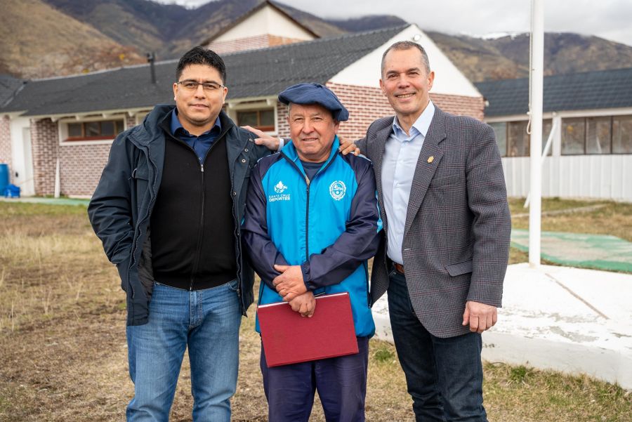 9f9d051de44d7f372a3d03fead261f01_XL