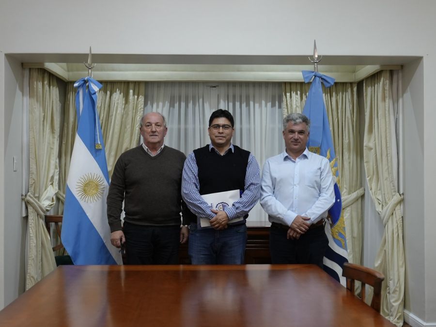 bd9f2bfeff4cb2f6857755c3f36a2e41_XL