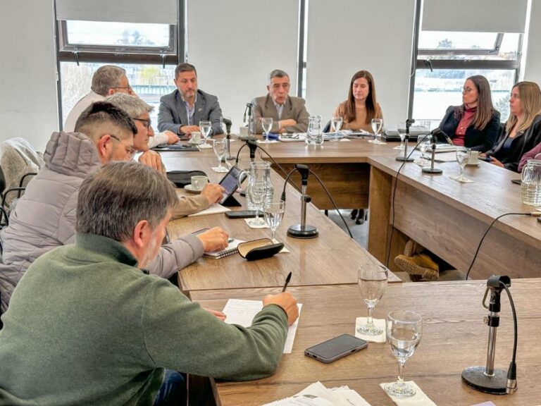 ea521f144eba57406ca4afb229c02b0e_XL