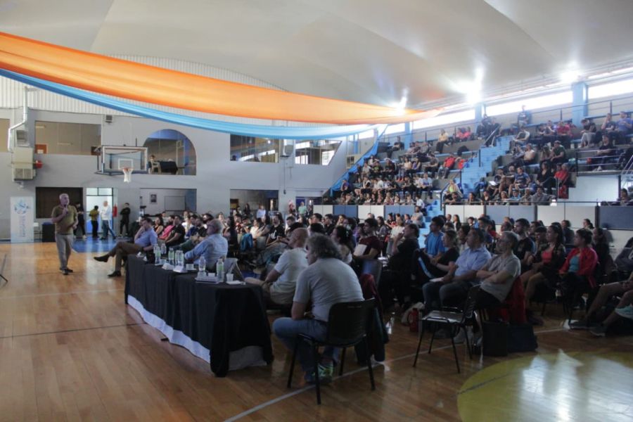 0df306eb71b0d10d39833b1018970dad_XL