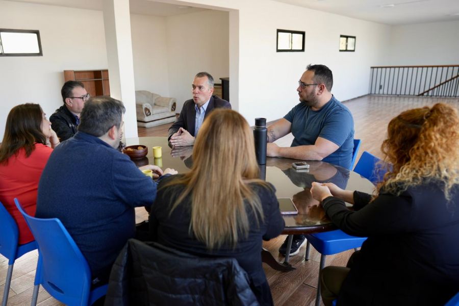 30f2a9ca5775b0e3994bba7c4548c4ce_XL