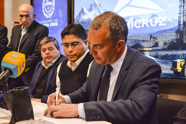 3cc1a8cca21c4bfb3e88501f01b0a82f_XL