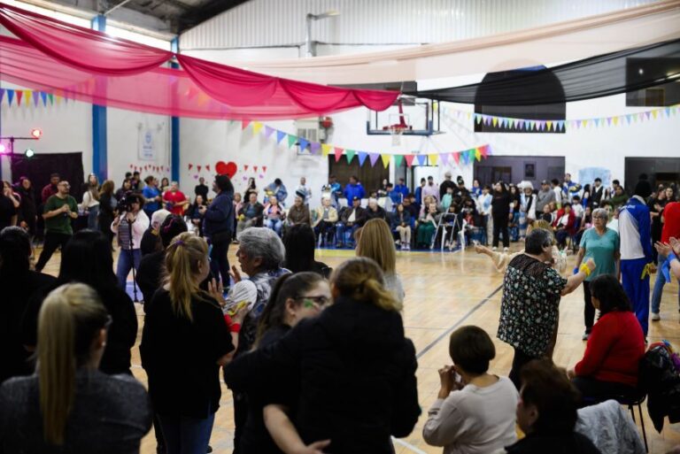 87fb644bf6a4ddf51b81489235f49450_XL