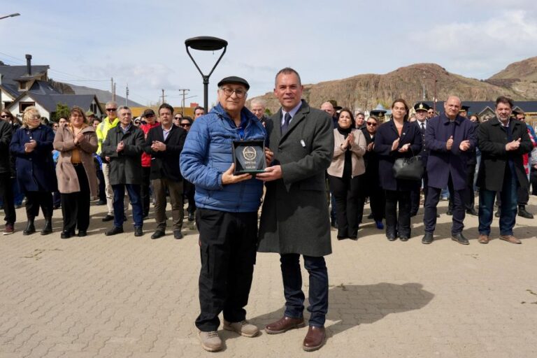 903253e1783a3e40f4e21b55f3554a2c_XL