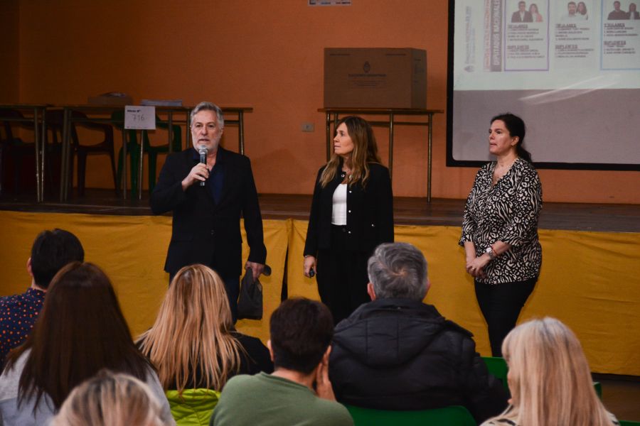 e0223c362111a7f34380aef155119511_XL