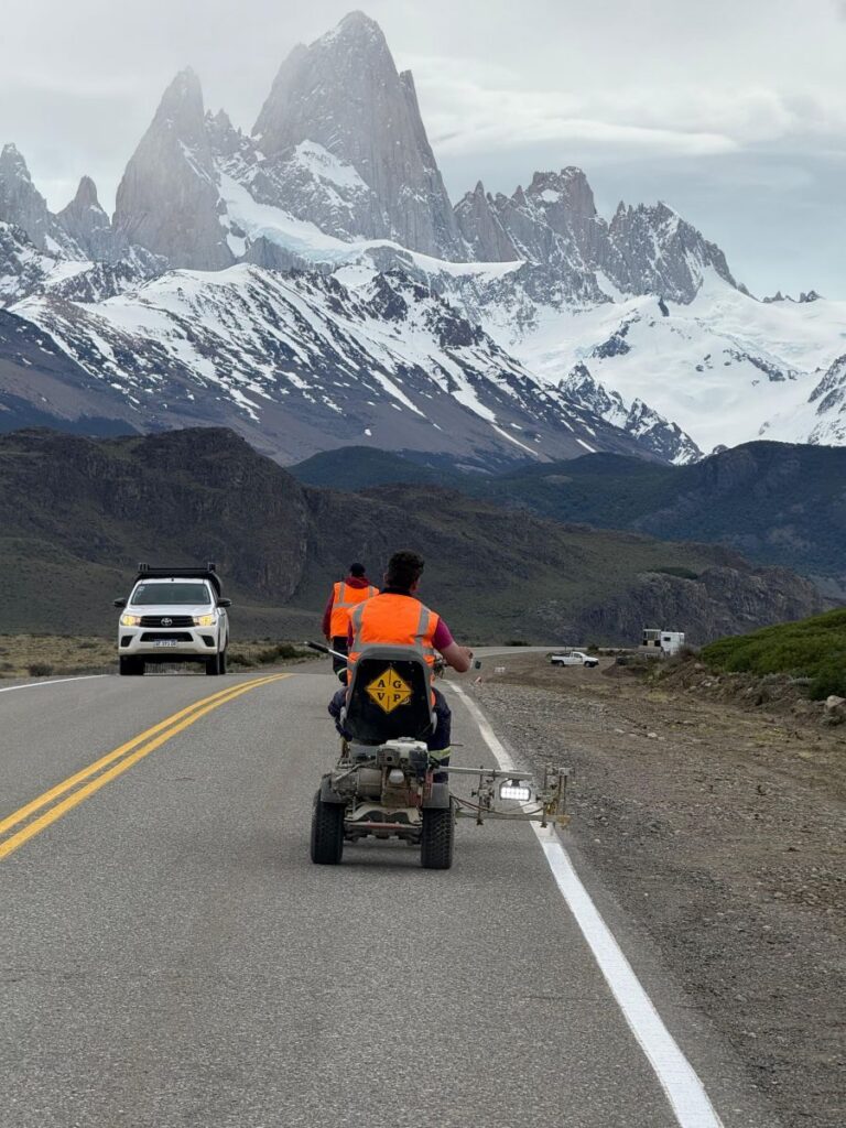 e8b1c8bbb22295de278223adf520c344_XL