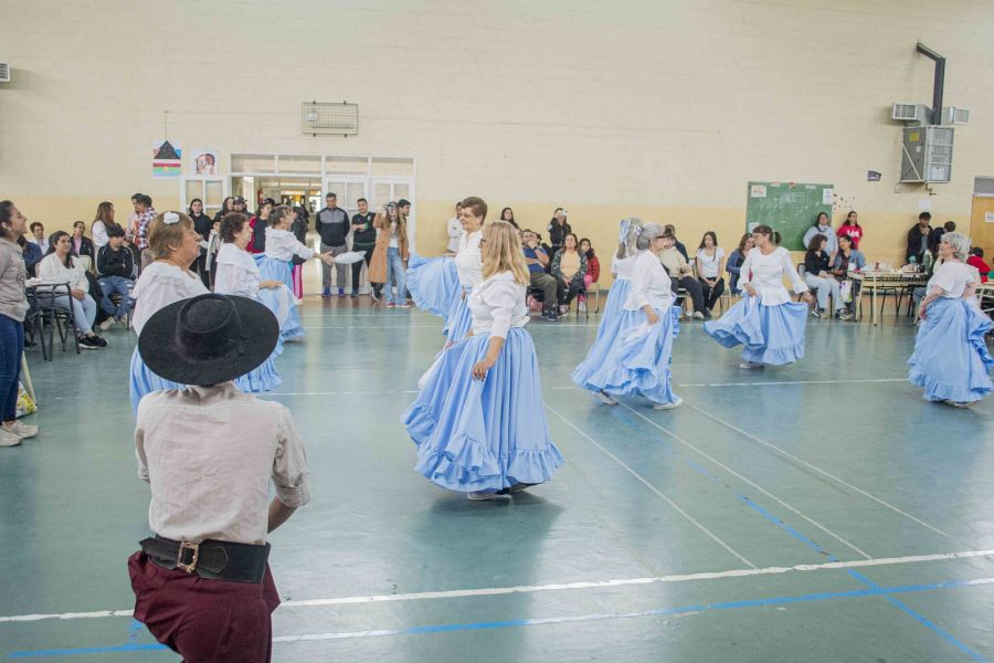 713a7a30c6e5c917eed59588e2eaeffa_XL