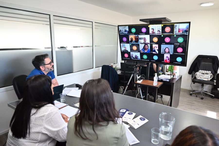 7ef9c566d6b611bd0655e5bcba6a7d53_XL