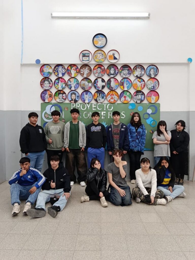 a7db61a1aaf368c031a13b55bdacd82c_XL