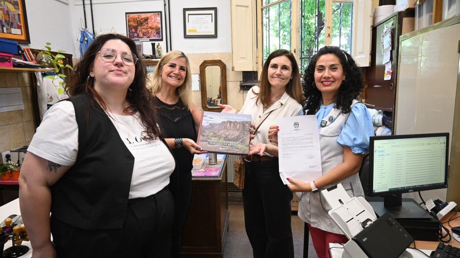 b8f5ce1dbb2f0af89f34d1edd8e9a60f_XL