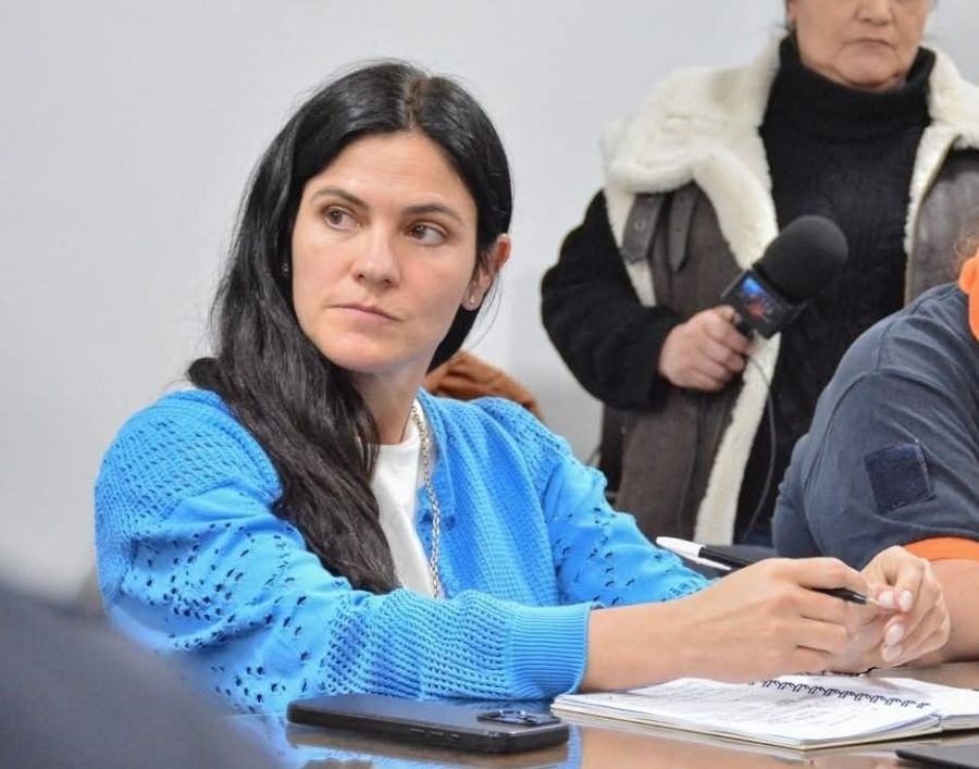 bae3758655924a2825fb7dbb1e6b0dbc_XL