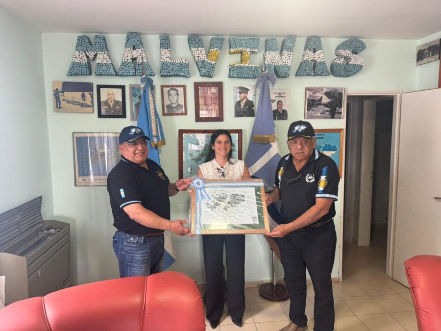 1bfa747bcc3347db6a8ed80c4a2533b6_XL