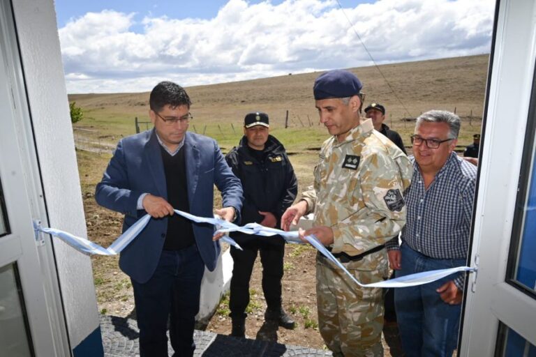 9c14f75764d9a12384c24503bc4bd437_XL