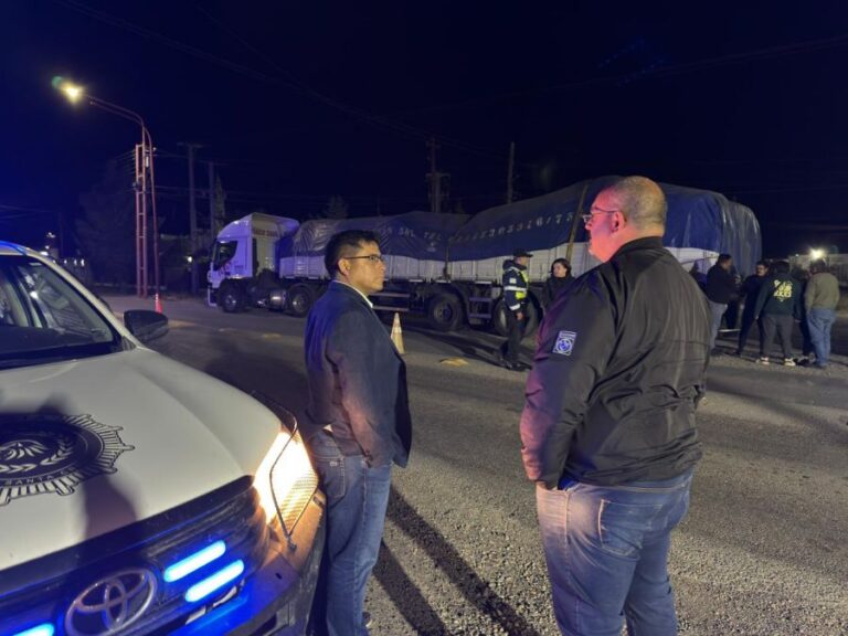 b2e5314286b656fa7e22dcd5d562e1ef_XL