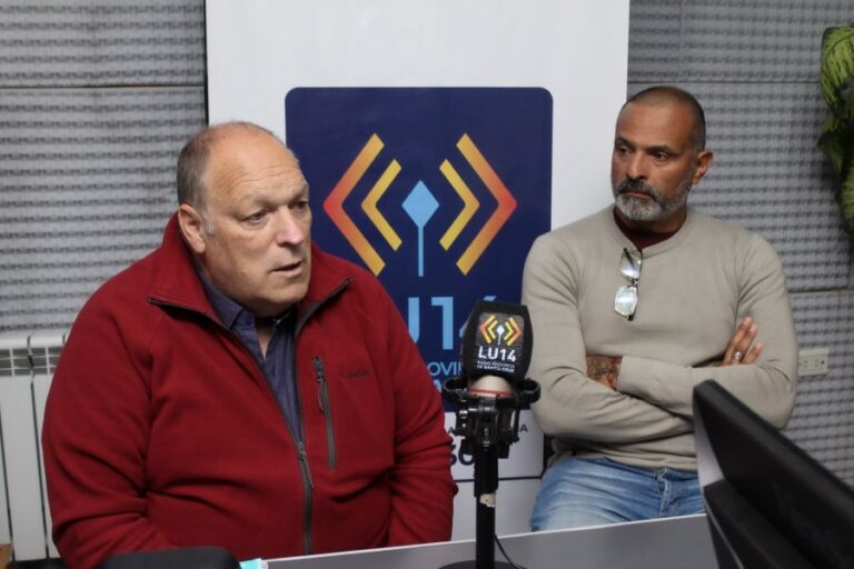 1049d188626a464ee09a9c4c754c6dc2_XL