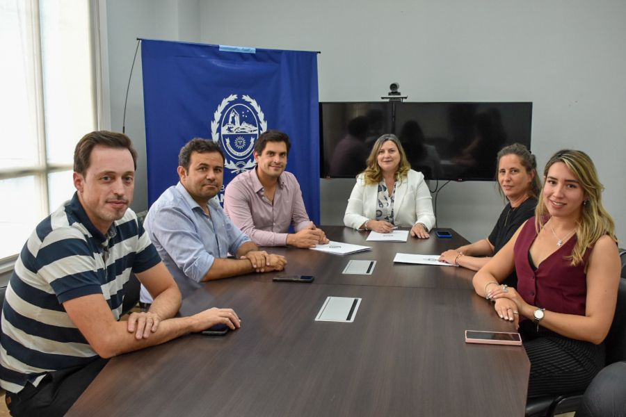 25ea0a96a1532489b46bf1b5200fed38_XL