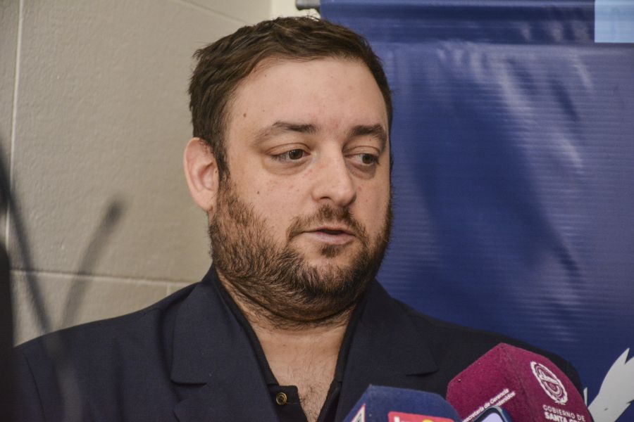 845b644a9a2f69fbef018d216e4544db_XL