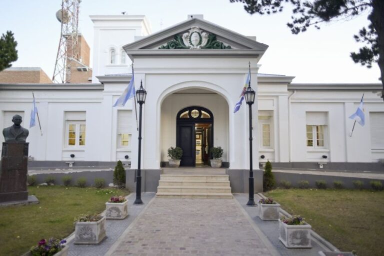 8c56df4ccc1436a3201ec5bb8106efb5_XL