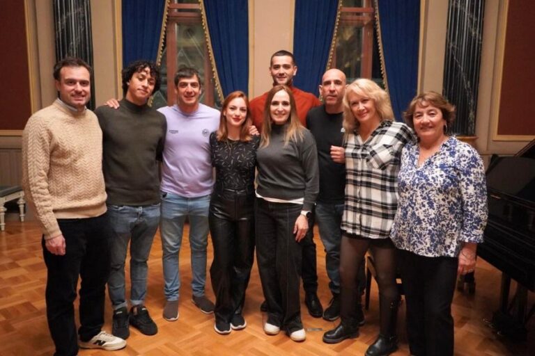 c85d2e43505b228f78f01186f54aa932_XL