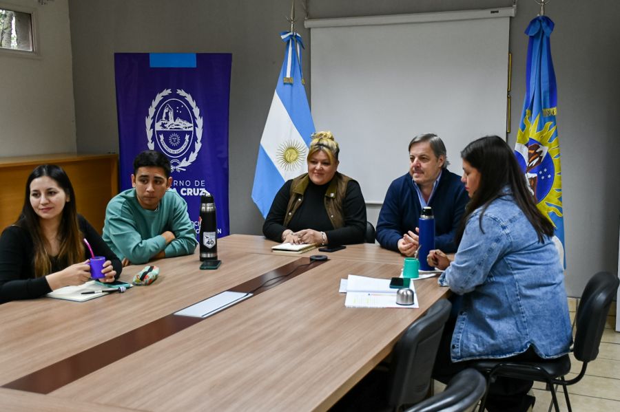 e9fcdd3270b1843b7eb3231c042bf488_XL