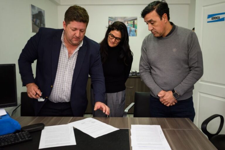 ed9007352ab1578a559bc801dd7e61cd_XL