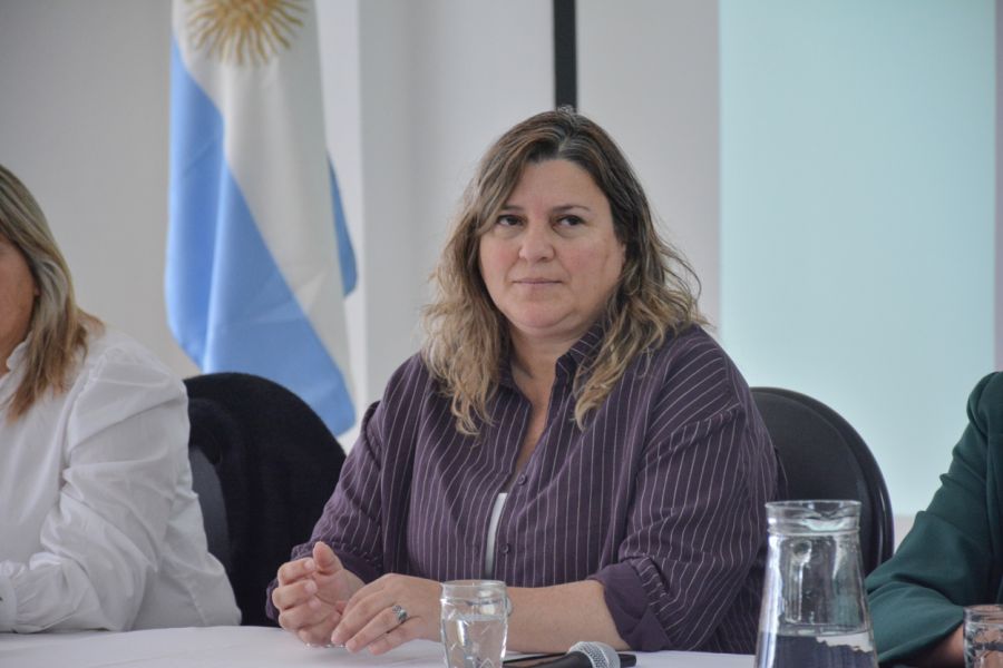 5f48377f4119f07554ff4fd3a1c97664_XL