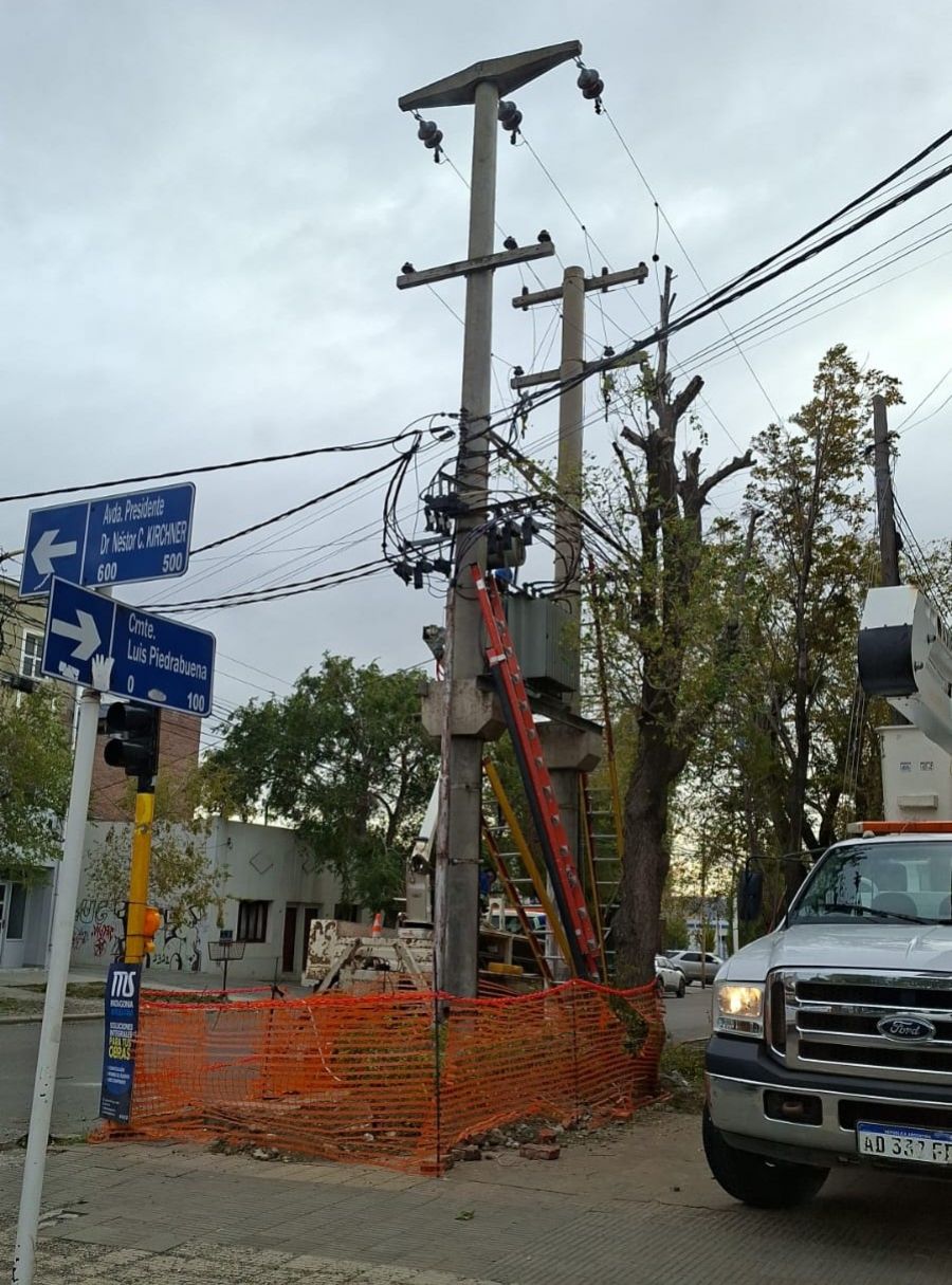 c6843acba7cc902fd88680bed8c2e751_XL